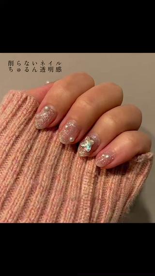 うるっと透明感×繊細ラメの上品ネイル
ナチュラルなのにしっかり可愛い、大人デザイン
当店は【LaShade使用】削らない・マシン不使用で、自爪を育てながらネイルを楽しめます。
付け替えオフはオーガニック美容液で負担最小限◎
※他店ジェルは安全のためマシン・アセトン使用(LaShadeのみ美容液オフ対応)
自爪を大切にしながらネイルを続けたい方に選ばれています