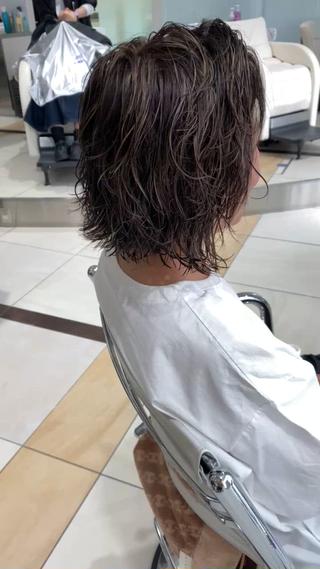 白髪ぼかしハイライト
グレージュカラーで大人上品なイメージです！！ 