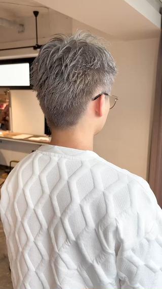 #ホワイトシルバー #シルバーカラー #ブリーチ2回 #ブリーチカラー #学割U24