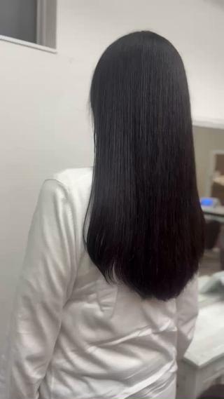 まとまりやすさ抜群のワンレングスカット
角を落としグラデーションを入れてます。