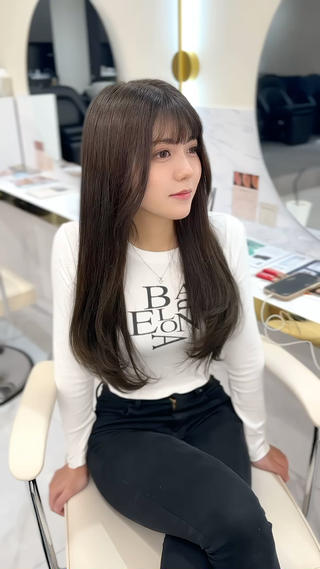 ロング カラー ワンホン×髪質改善 つのーか🩶🫧のヘアスタイル