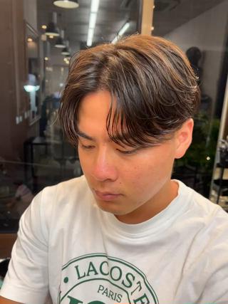 乾かすだけで動きが出るフェザーパーマ
セットの仕方でよりパーマっぽくもできます♪ 