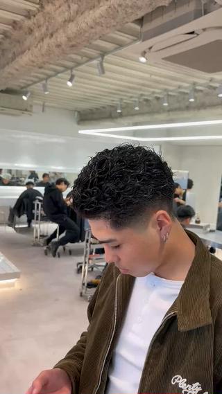 ショート パーマ メンズ FM渋谷所属・【パーマ率90%】 サエキカズマのヘアスタイル
