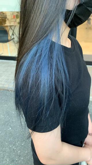 ロング カラー ジゼル小倉谷内尾祐音 ケアブリーチのヘアスタイル