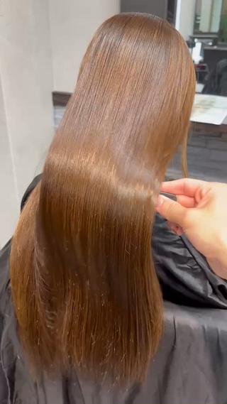 ロング ジゼル小倉谷内尾祐音 ケアブリーチのヘアスタイル