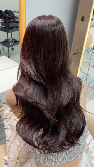 カラー あいり／艶髪 、透明感カラー🩶のヘアスタイル