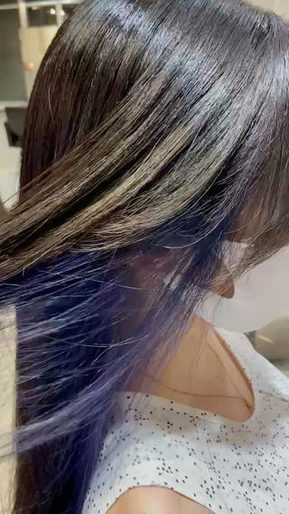 Navycolor


●1〜2 bleachでできる。

●色落ちがミルクティーベージュのようにおちる。

●黒髪でも似合う。 