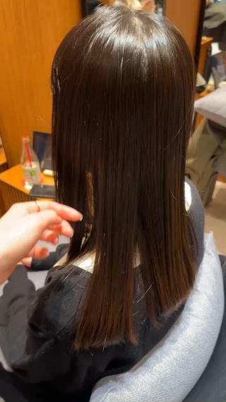 ロング yiye shioriのヘアスタイル