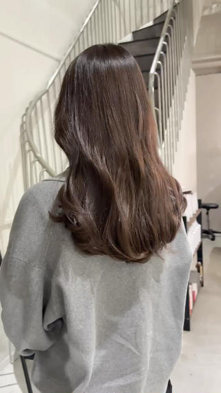 ◎透ける質感のグレージュカラー◎育てるカラーでブリーチなしでも柔らかい色味に 