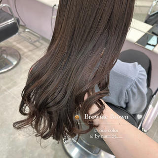 ブラウニーブラウン ‪𓂃 𓈒𓏸

初カラーのお客様
黒髪から赤みの少ないブラウンカラーにさせて頂きました♡ 