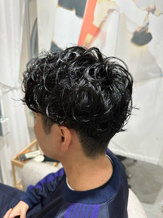 王道スパイラルパーマ
スタイリング軽く付けるだけでも動きが出ます
必ずお客様に似合ったパーマスタイルを提案します