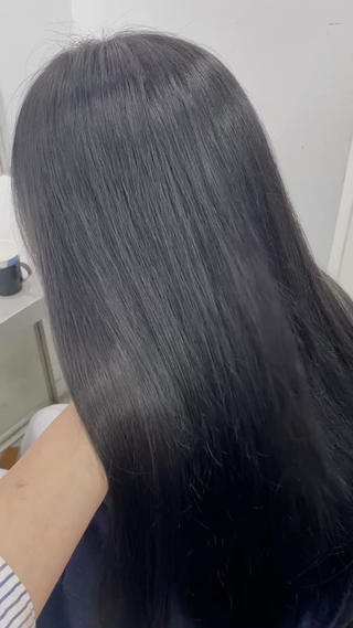 カラー towa / EIGHTのヘアスタイル