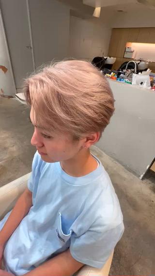 ホワイトミルクティーベージュ
ブリーチ1回〜2回で出来ます!
色落ちも綺麗になり、とってもおすすめのカラーになります