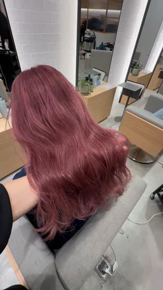 ️髪質改善ブリーチ️

ブリーチは誰に任せるかがとても大切です
他店で断られてしまった方も是非一度僕に担当させてください
僕なら最小限のダメージでブリーチする事が出来ます️
自慢の僕にしかできない髪質改善トリートメントをする事でよりダメージを抑えられます
お客様の理想の美髪を僕が叶えます️ 