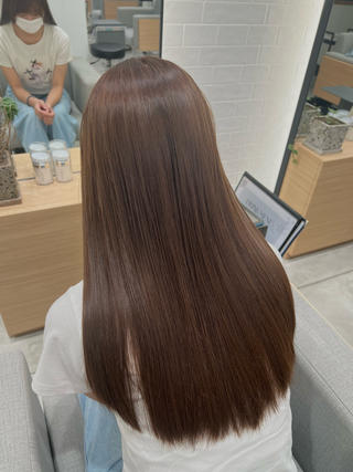 ️髪質改善カラー️

日本人のお肌に馴染みやすい透明感のあるアッシュブラウン️

僕にしか出来ない髪質改善トリートメントをする事で圧倒的なツヤ髪を作る事が出来ます！！ 