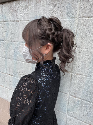 セミロング ヘアアレンジ ヘアアレンジ にいた　かづしげのヘアスタイル