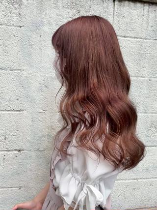ロング カラー ヘアアレンジ にいた　かづしげのヘアスタイル