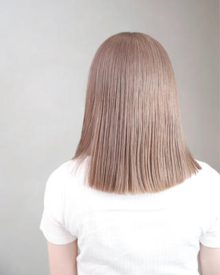 ミディアム カラー 安藤悠里/ハイトーン /デザインカラーのヘアスタイル