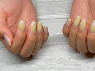 うるうる♡光にかざしたくなるネイルです