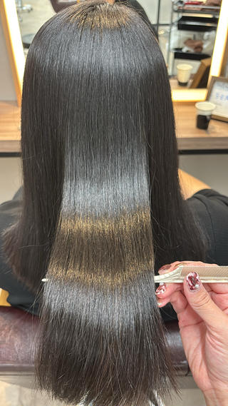 美髪縮毛矯正
柔らかい仕上がりになります 