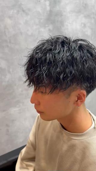 王道ツイストスパイラルパーマ！

#メンズ#メンズサロン#メンズ美容師#なんば#ツイスト#スパイラル#ツイストスパイラル#パーマ#メンズカット#波巻きパーマ#波巻き 