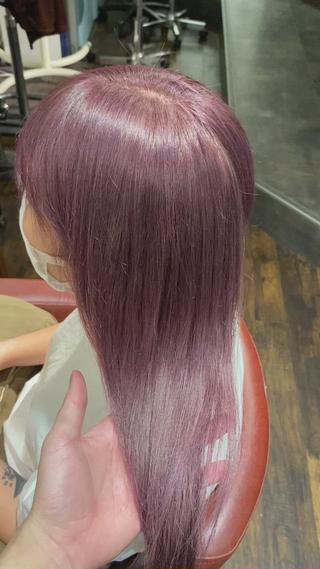 ピンクグレージュ
ベース 9〜10トーン
ブリーチ 1回