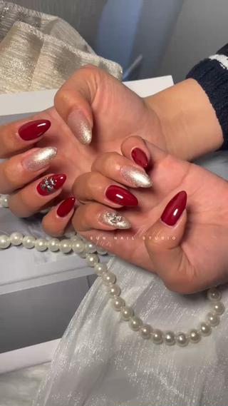 赤ラメ　超可愛い
色合い良いですね

一色追加＋￥500
パーツ１つ￥3002

total.¥8,000 