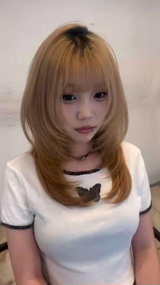 RiA/レイヤーカッ ト/ハッシュカットのヘアスタイル