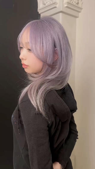 カラー RiA/レイヤーカッ ト/ハッシュカットのヘアスタイル