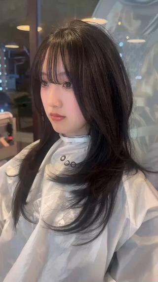 ロング RiA/レイヤーカッ ト/ハッシュカットのヘアスタイル