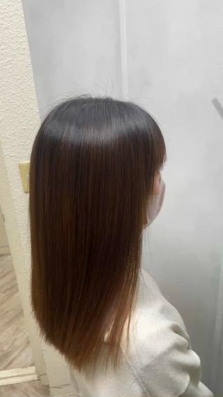 TOKIOがだしてるSINKA縮毛矯正です
トリートメントと同時進行で行うのでよりダメージ少なく行えます!