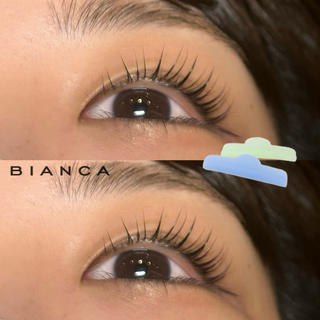 まつ毛パーマ(上)
根元からあげて長さアピール毛先は丸みを付けていいとこ取りのデザインとなっております️
トリートメント剤で保湿することでツヤツヤなお仕上がりになります！！ 