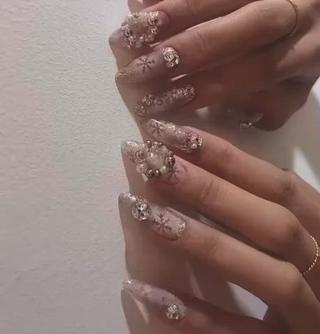 セミロング めぐみのネイルサロン スタッフ練習のネイルデザイン