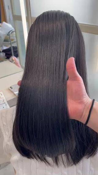 ロング 𝐑𝐞𝐨/透明感 𝐜𝐨𝐥𝐨𝐫のヘアスタイル