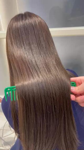 ロング 𝐑𝐞𝐨/透明感 𝐜𝐨𝐥𝐨𝐫のヘアスタイル