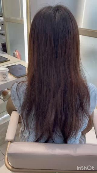 ロング 𝐑𝐞𝐨/透明感 𝐜𝐨𝐥𝐨𝐫のヘアスタイル