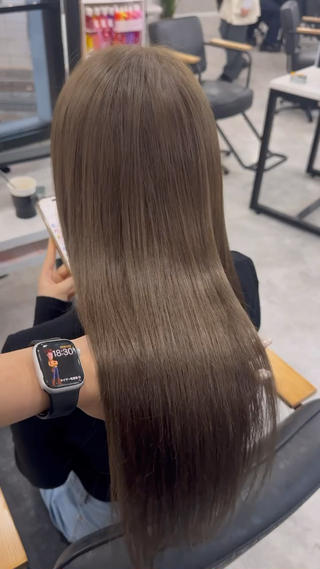 ロング カラー 赤み無し柔らかカラー 【梅田】madokaのヘアスタイル