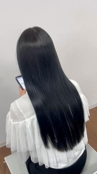ロング カラー 岡本 蒼奈のヘアスタイル