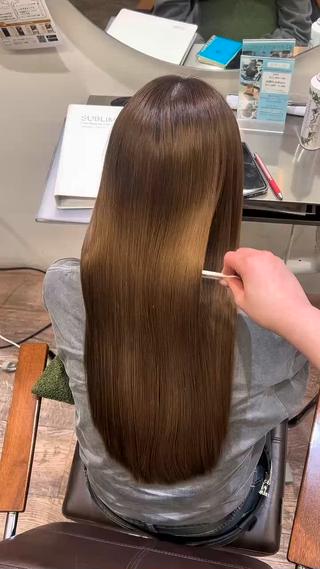 ロング 岡本 蒼奈のヘアスタイル