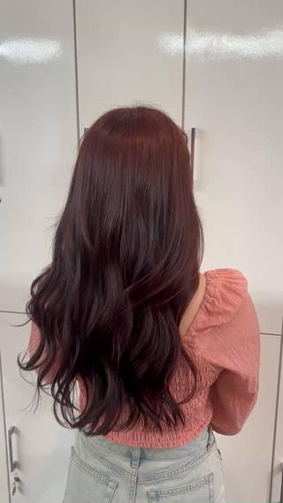 ロング カラー 岡本 蒼奈のヘアスタイル