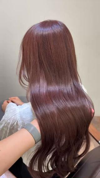 カラー 岡本 蒼奈のヘアスタイル