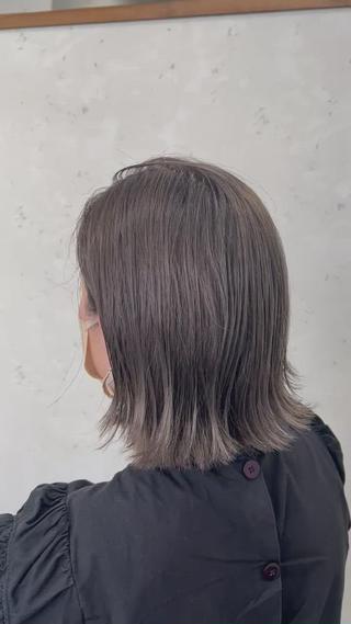 シルバーグレージュ

透明感の出るイルミナカラーでしあげました！ 