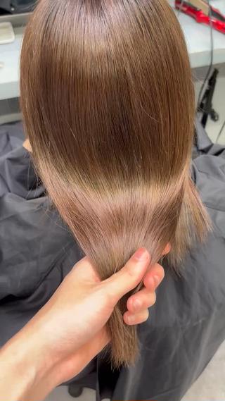 セミロング カラー 鈴木 優斗のヘアスタイル