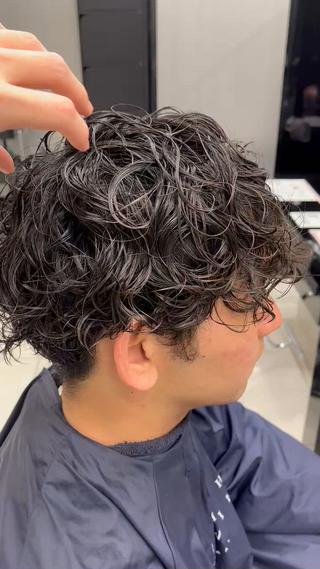 ショート パーマ メンズ 若命燿史／レイヤー 縮毛矯正/髪質改善のヘアスタイル