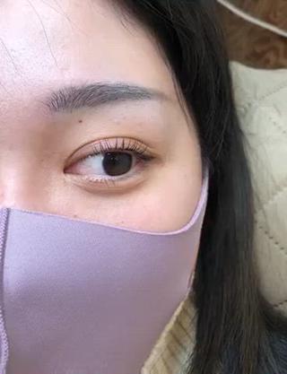 ぱっちり!根元から!
二重さんだと毛先ストレートでもきついイメージになりにくいです