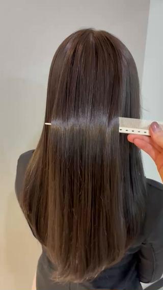 セミロング カラー ハナダ メイのヘアスタイル