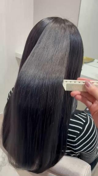 lavender gray
光に当たるとラベンダー感より強くなって
とても可愛いです
黒染めしたくないけど、透明感出しながら暗くしたい方
ぜひお任せください