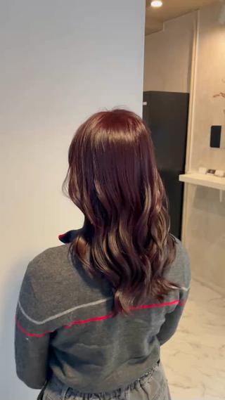 ラベンダーブラウン
赤みのラベンダーカラーが春っぽくて可愛いです
春カラーぜひお任せください