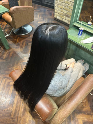 プライムブラック
少し青味カラーが入っているので、地毛風暗めカラーになります!
黒染めの真っ黒な感じが嫌な方
暗くしたいけど、黒染めしたくない方
諸事情で明るくできない方
おすすめなので、ぜひお試しください!