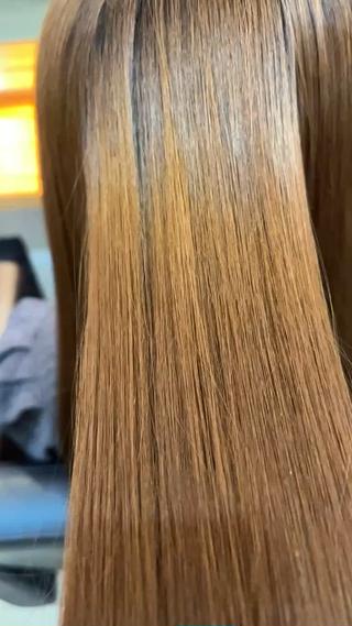 ロング 東 麻祐子のヘアスタイル